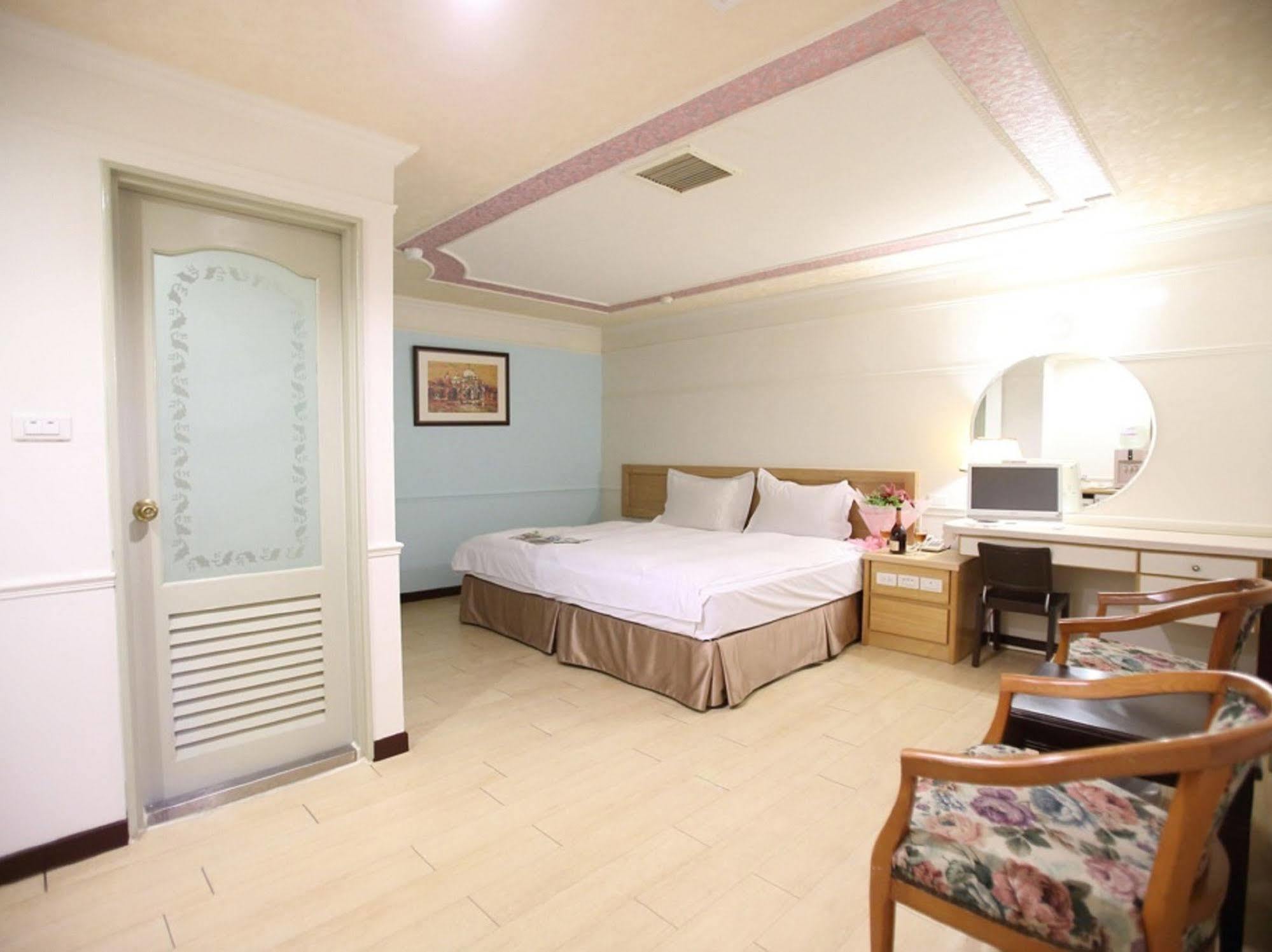 Hotel 享平方文旅 Douliu Esterno foto